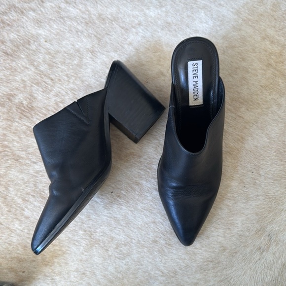 Steve Madden Shoes - Steve Madden Savina black leather Heeled Mules size 8.5